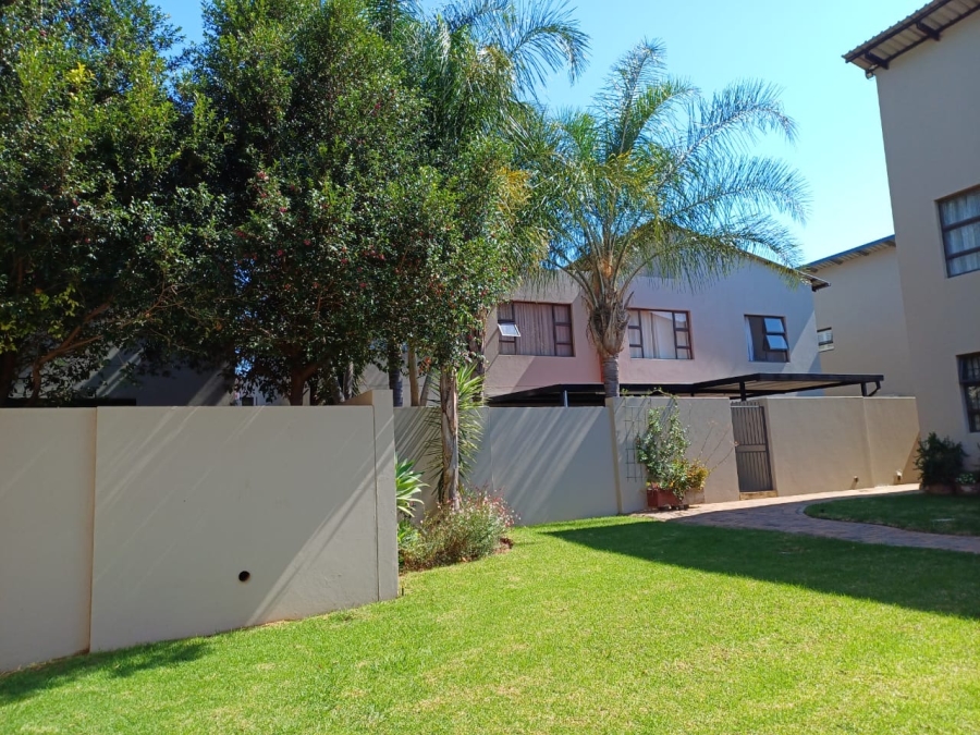 2 Bedroom Property for Sale in Gateway Manor North West